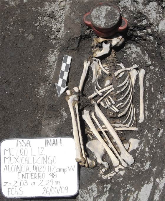 Mexico subway dig turns up unusual Aztec offering Mexico subway dig turns up unusual Aztec offering