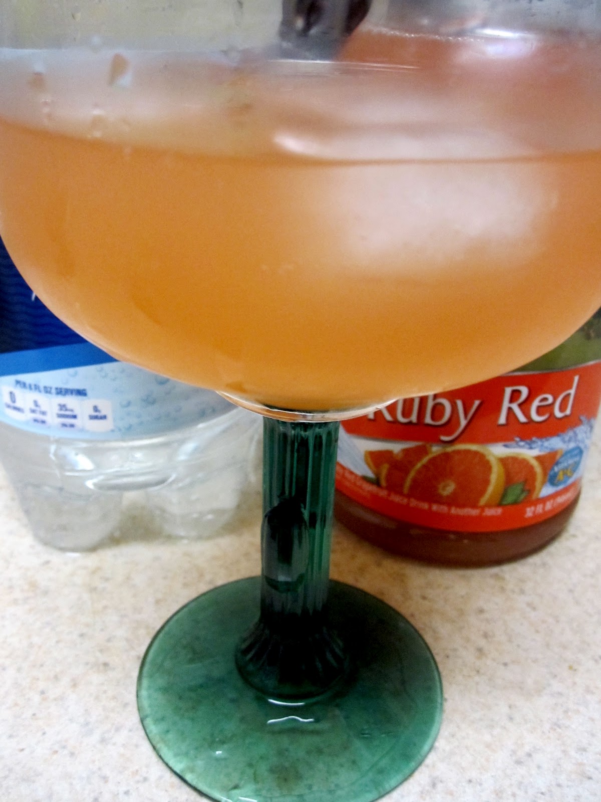 Sparkling Grapefruit Juice / Carmen Varner // Lifestyle Blogger