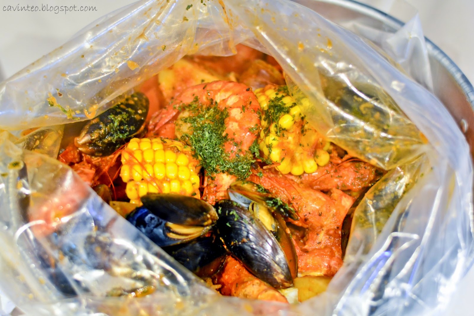 Entree Kibbles Lobster Roll Dancing Crab