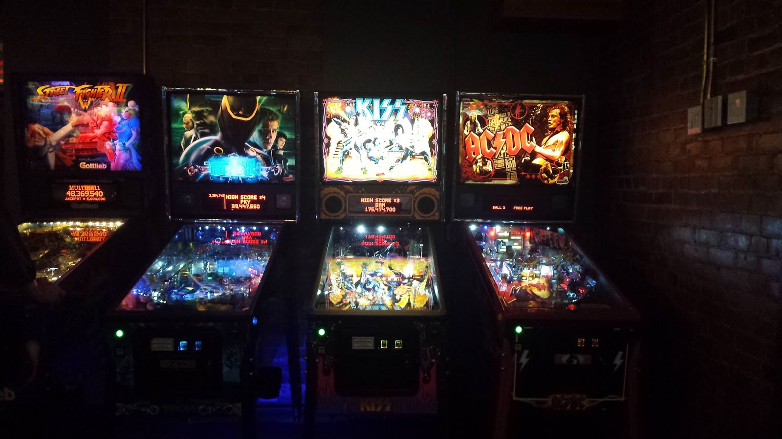 Toronto things Best video game machine bar in Toronto, Tilt Arcade Bar