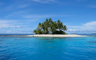 Tropisch eiland met palmbomen