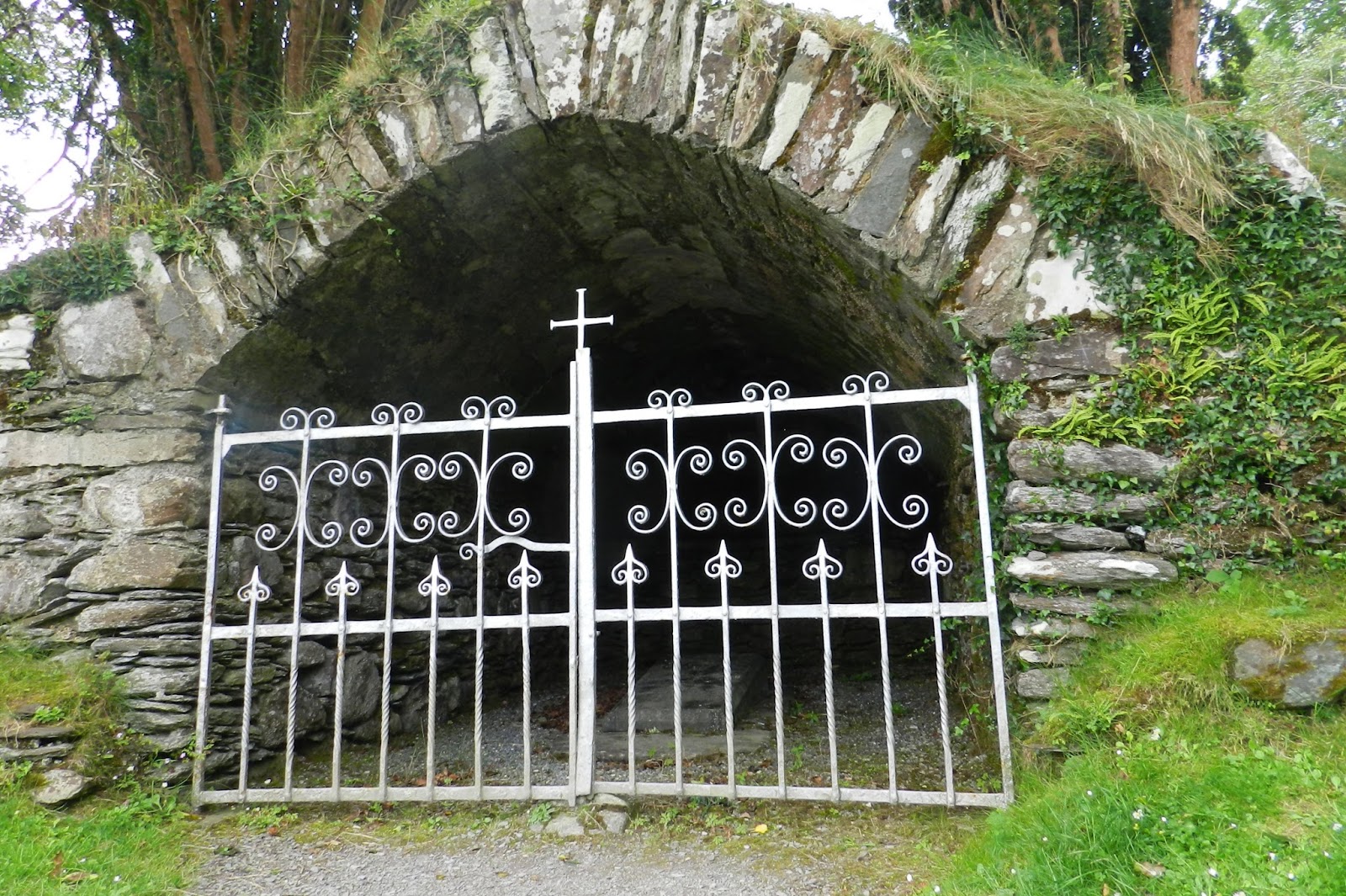 The Paddock Irish Fence