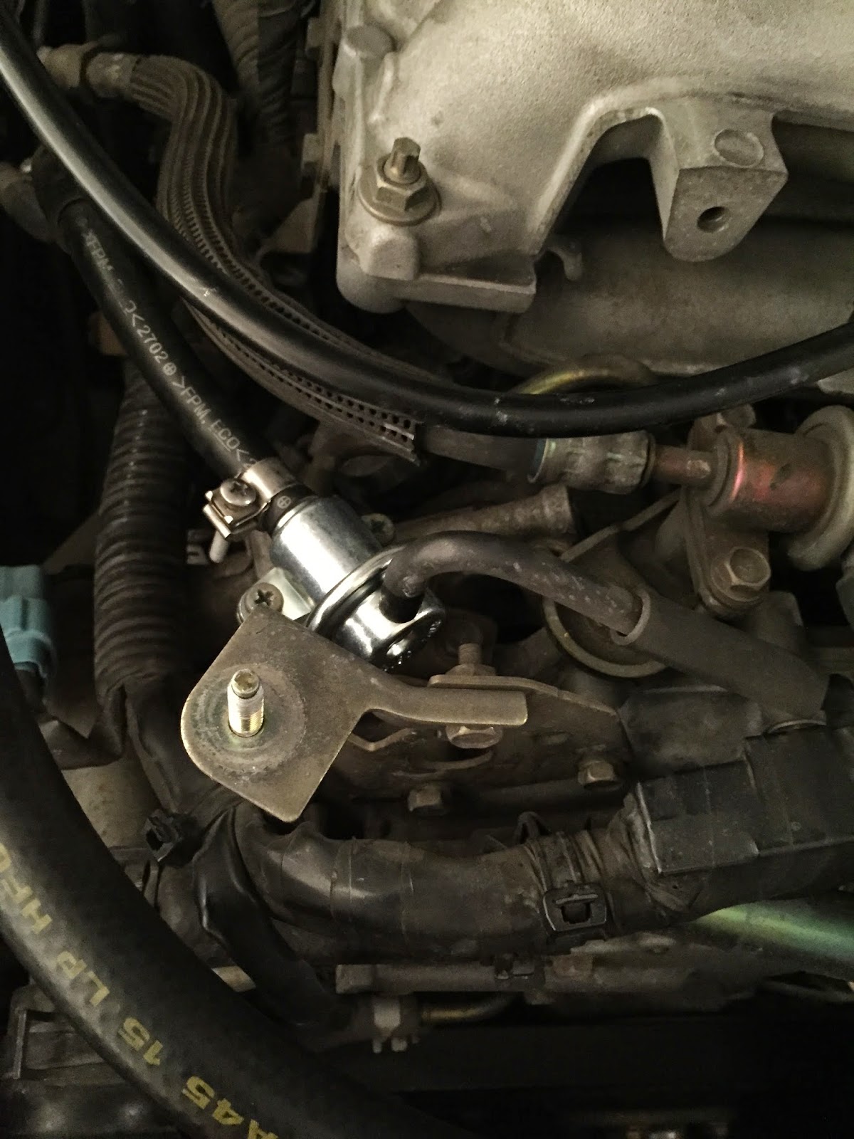 PerfektAdrenalin: DIY: Fuel Pressure Regulator on Infiniti QX4 and