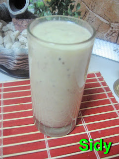 Smoothie cu banana, portocala si kiwi
