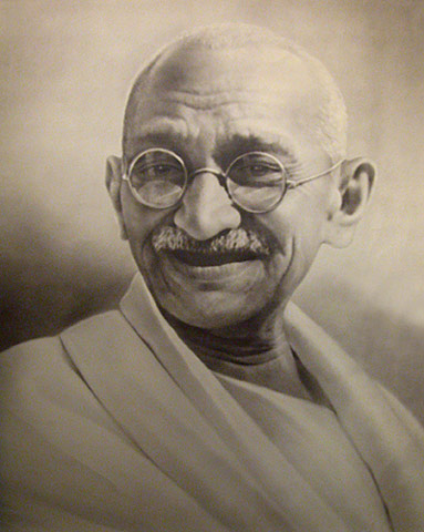 Mahatma Gandhi: "El que quiera ser amado, que ame" (Reflexiones)