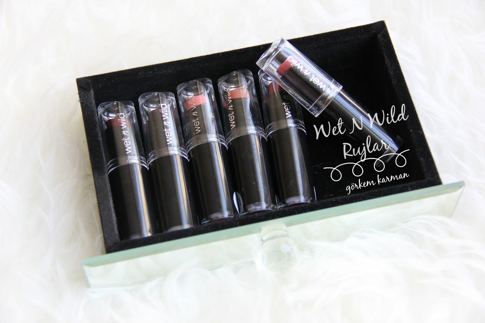 Wetn Wild Kirmizi Ruj Wet N Wild Makyaj 100 Indirimli Gardrops