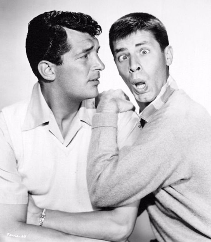 Dean Martin & Jerry Lewis 30 Fascinating Photographs Capture Funny Moments of the Comedy Duo in