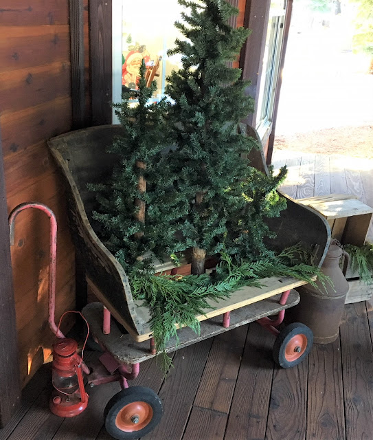 Wren Elizabeth Gifts: Holiday Speed Decorating with Cedar