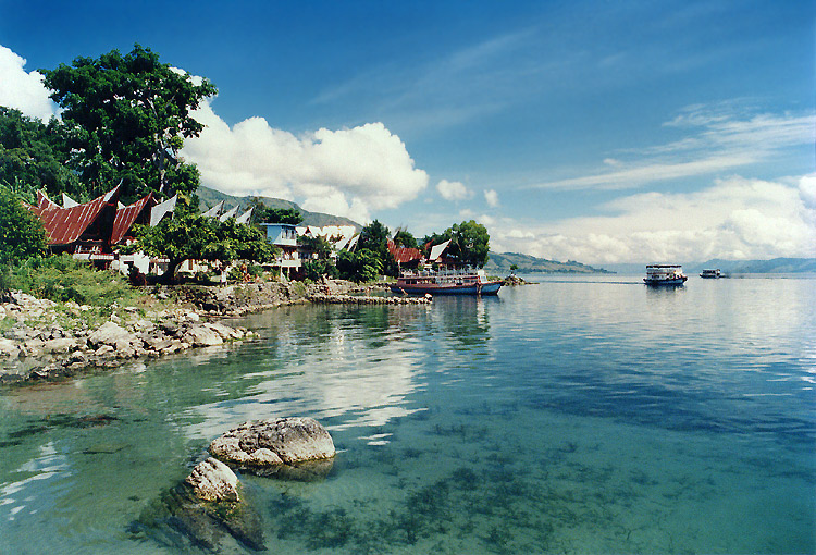 Pulau Samosir, Kawasan Wisata Menarik di Sumatera Utara Pulau Samosir, Kawasan Wisata Menarik di Sumatera Utara
