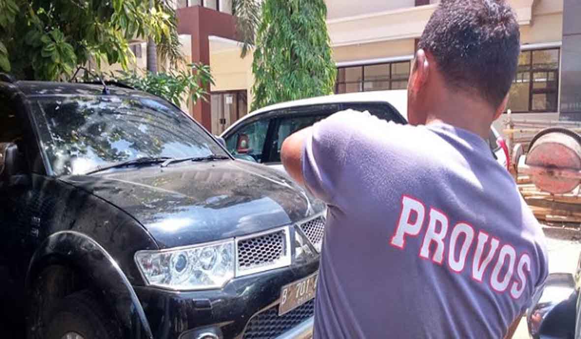 INNALILLAHI WA INNAILAHI ROJUIN 'AMING TEWAS DITEMBAK DI DALAM MOBIL INNALILLAHI WA INNAILAHI ROJUIN 'AMING TEWAS DITEMBAK DI DALAM MOBIL