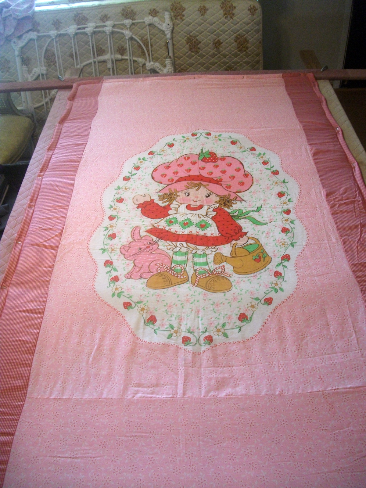 These are a few of my Craftiest things... Strawberry quilts and a tip