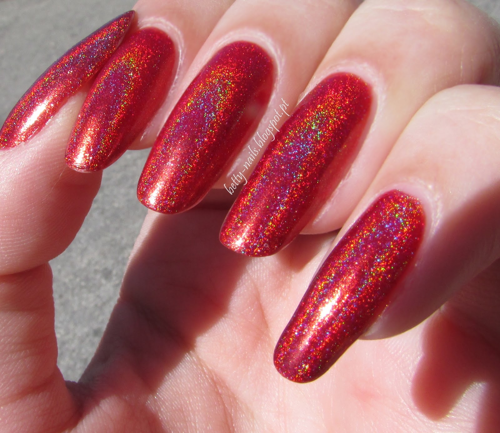 Betty Nails: B-day Nails - Jade Vermelho Surreal