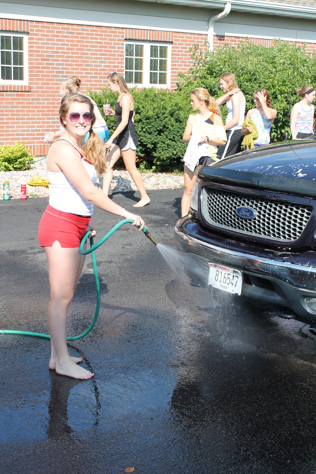 NHS Rocket Swimming and Diving Team Car Wash Fun!