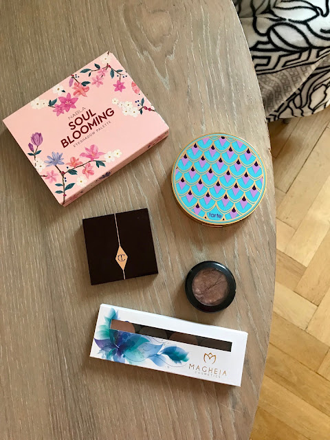 DramaTag: Five Powder Eyeshadow for a Quick Look