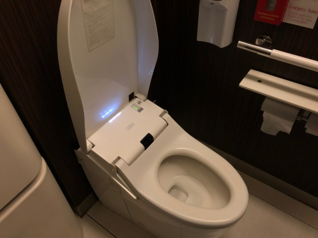 Melihat Kemewahan Toilet Premium di Stasiun Kereta Ikebukuro Tokyo