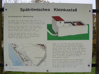 Kleinkastell-Infotafel auf dem Frauenberg beim Kloster Weltenburg 2007