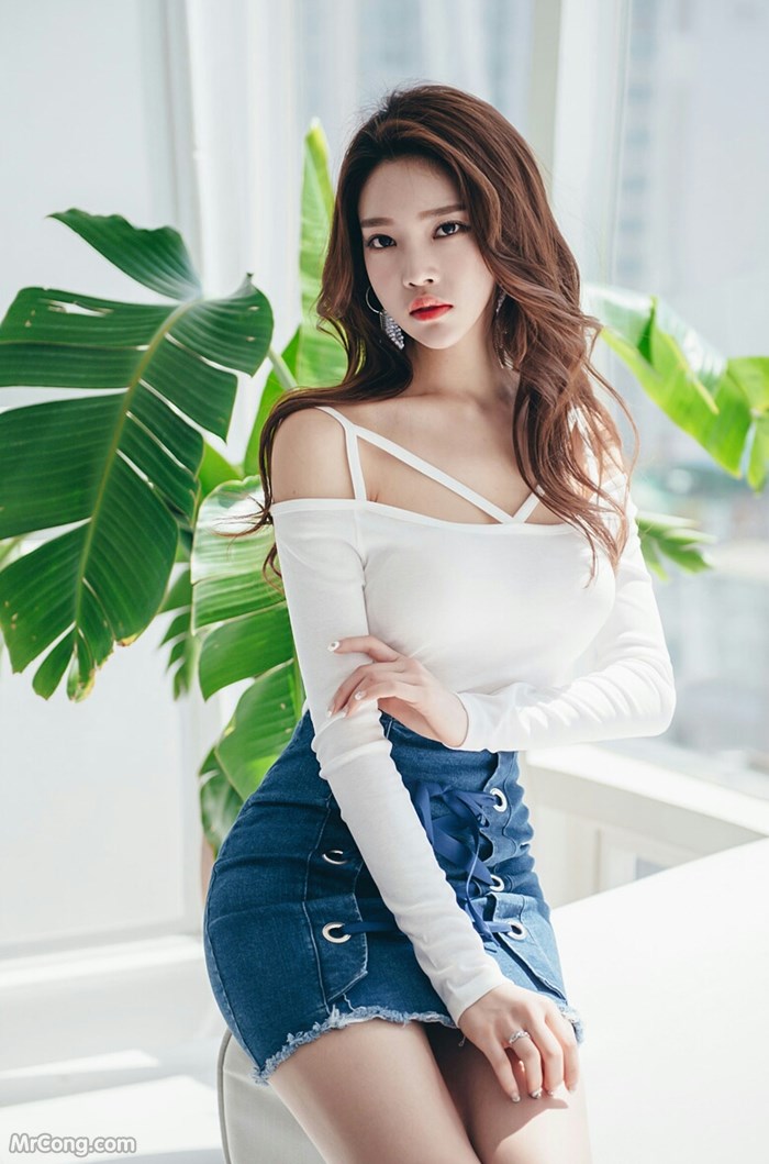 Beautiful Park Jung Yoon in the April 2017 fashion photo album (629 photos) photo 1-1