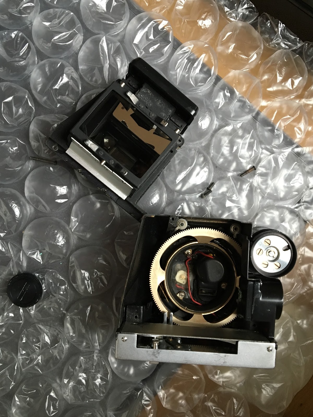 井中之居: Disassembling Nikon F Photomic T Finder