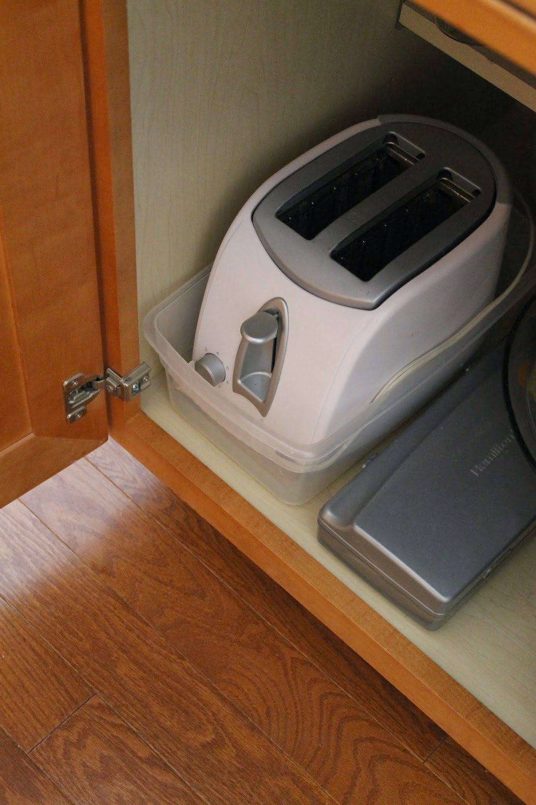 Dens gens Creatifs TOASTER CRUMB CATCHER