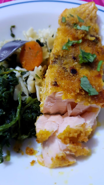 Pavés de saumon en croûte de curry,poêlés;Pavés de saumon en croûte de curry,poêlés