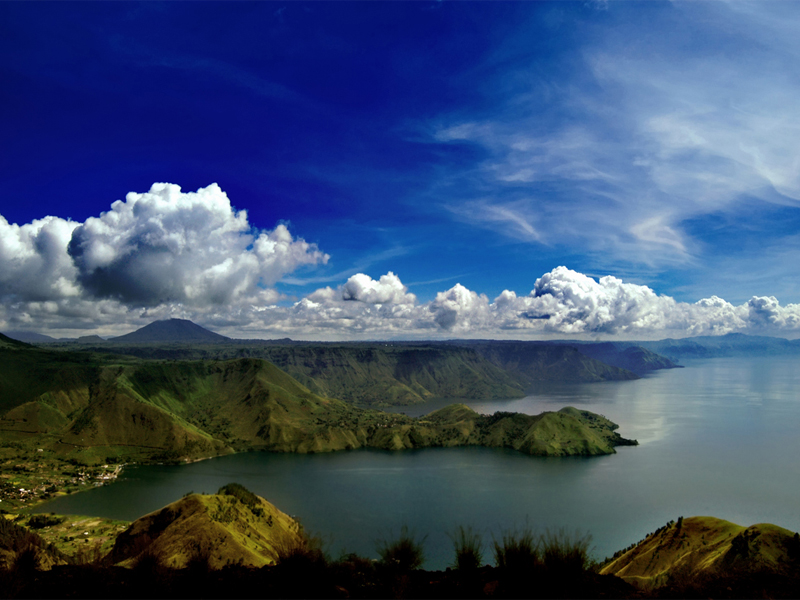 Pesona Pariwisata Danau  Toba  dan Pulau Samosir