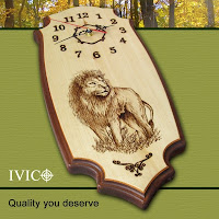 Wooden wall clock with pyrography picture - Lion