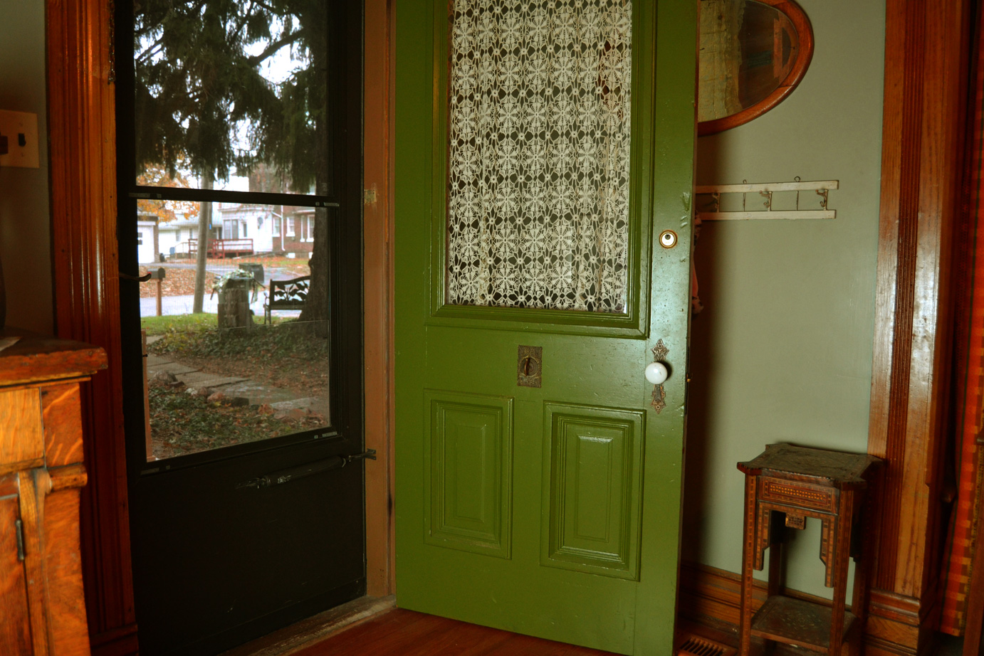 Saturdays Vintage Finds: Victorian Antique Door Bell Ringer