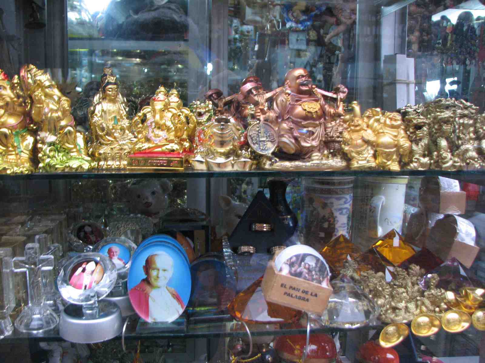 Mike's Bogota Blog: A Piece of the Pope Revisits Bogotá