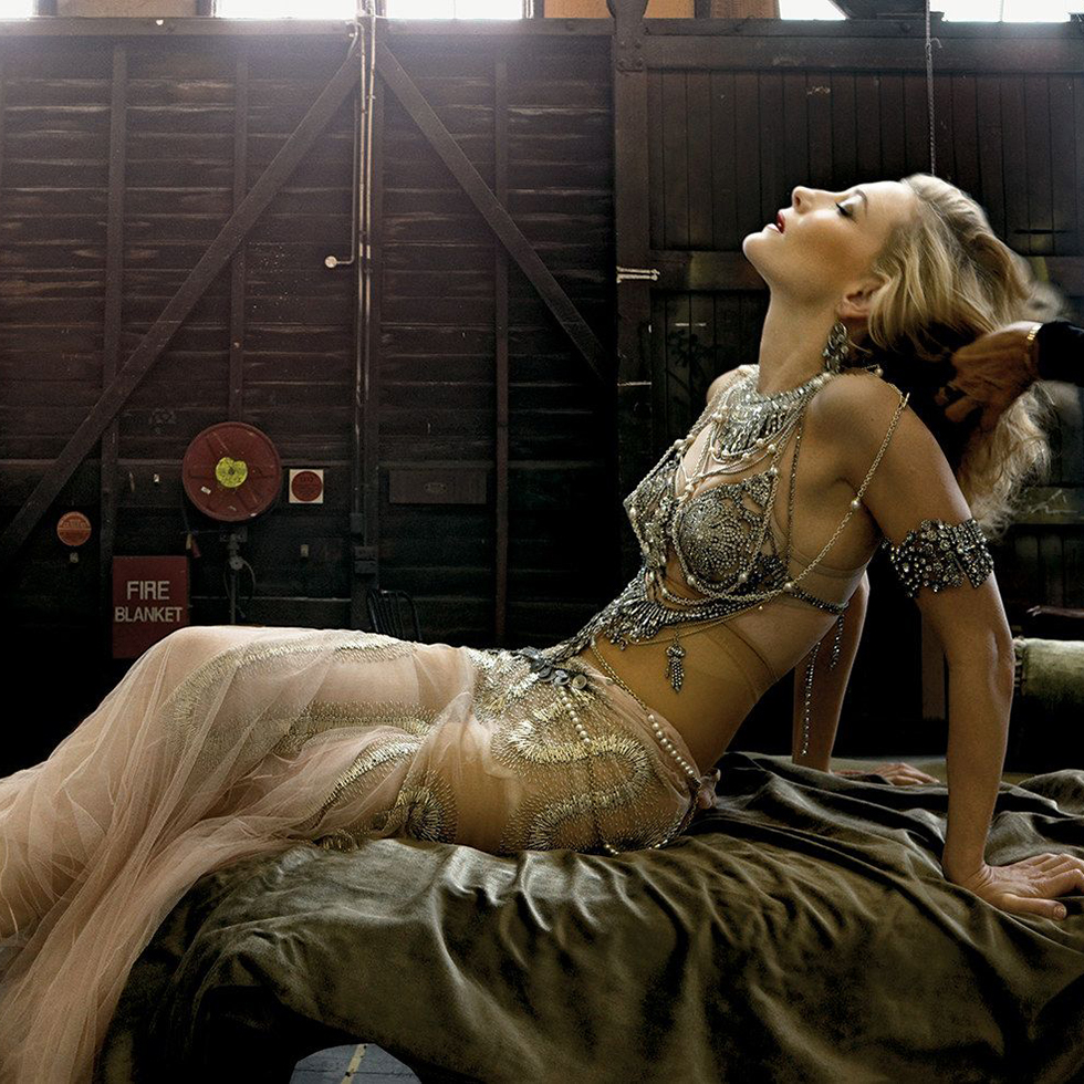 Cate Blanchett by Annie Leibovitz for Vanity Fair February 2009.