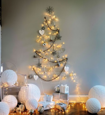 cómo decorar las paredes en navidad, hacer un árbol dibujado en la pared