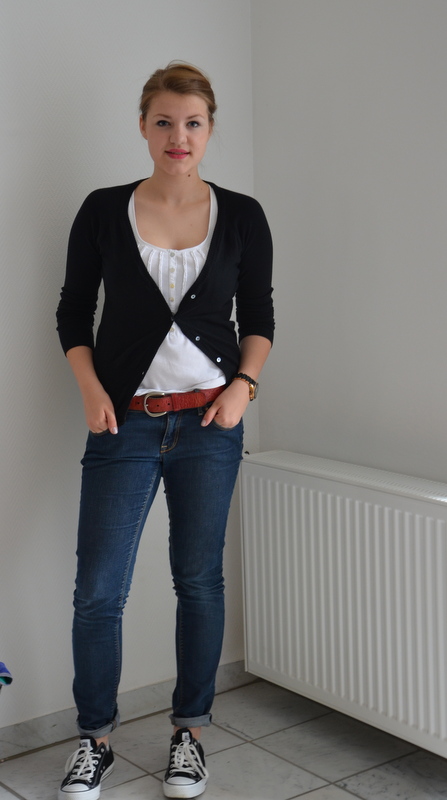 Cardigan girls next door.: Black cardigan, blue jeans