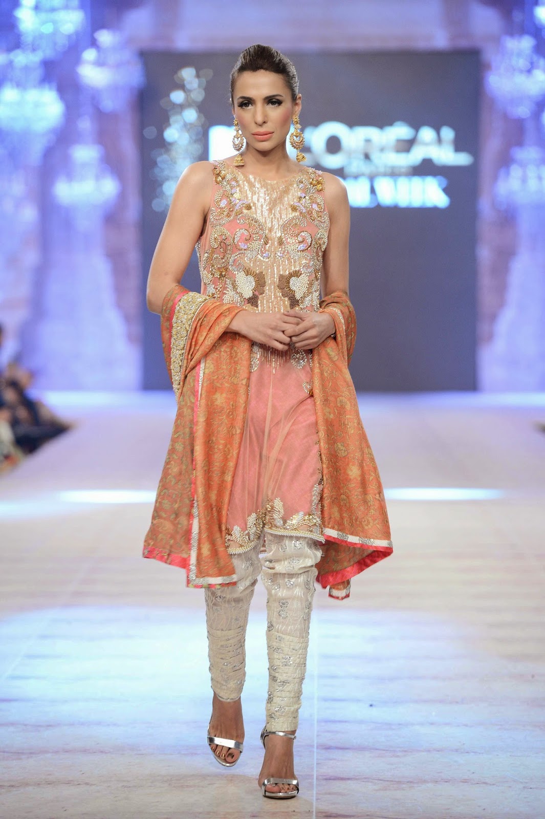 Sania maskatiya party hot sale wear