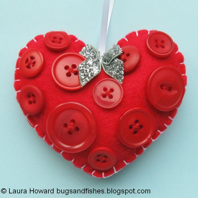 Bugs and Fishes by Lupin: Christmas Ornament Tutorial: Sew a Button Heart