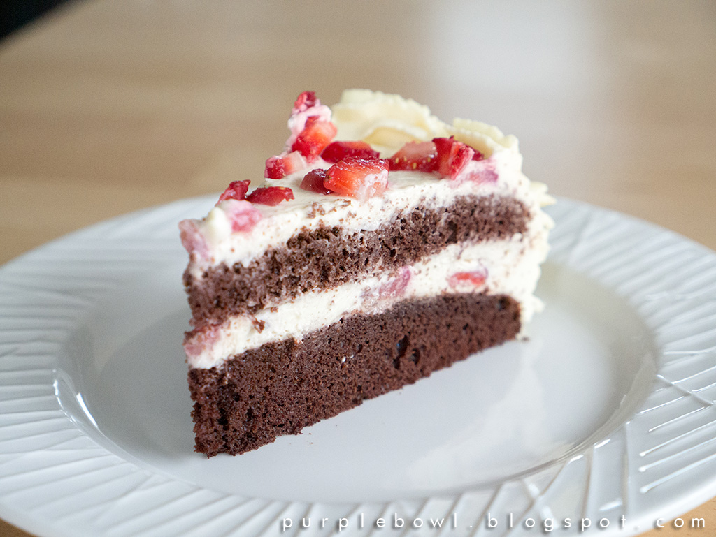 Purple bowl: Chocolate cake with mascarpone cream recipe