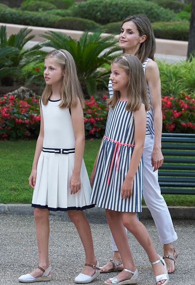 Royal Family Around the World: The Spanish Royal family on summer ...