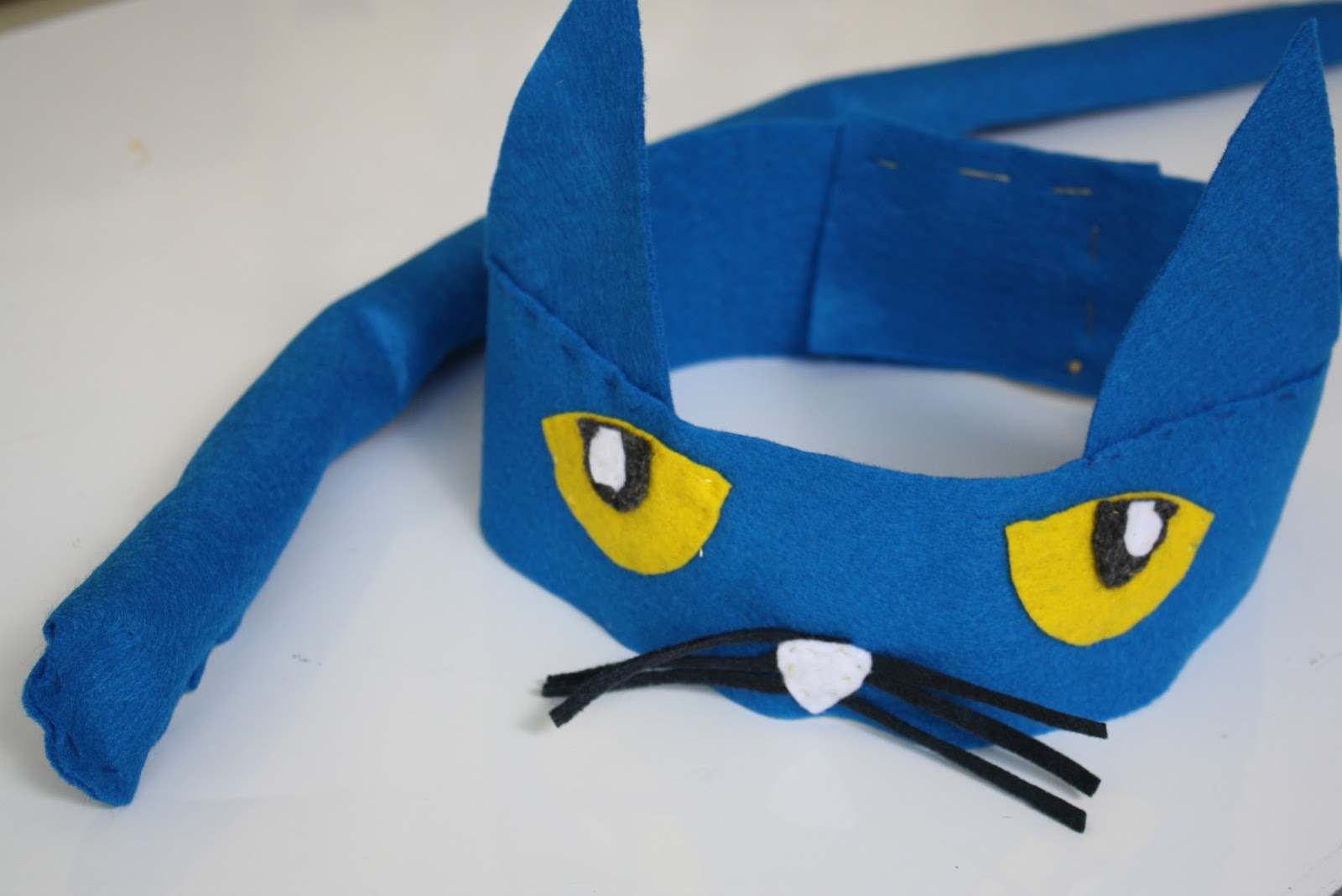 the-educators-spin-on-it-pete-the-cat-inspired-costume-cat-headband