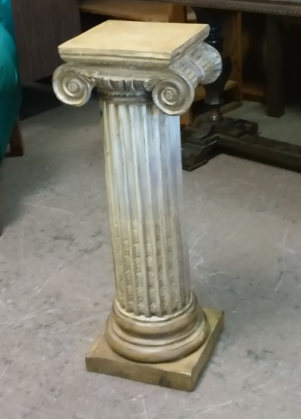 UHURU FURNITURE & COLLECTIBLES SOLD Gold Pedestal 30