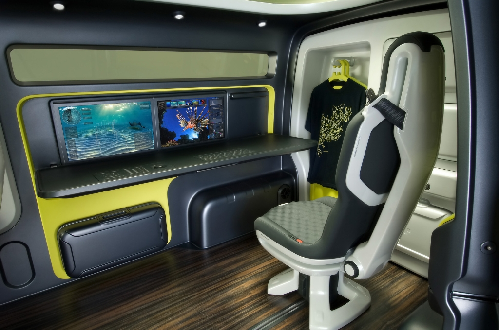 Nissan nv200 mobile office concept #8