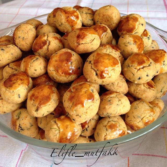 Sizden Gelen Tarifler ÇÖREK OTLU MİSKET KURABİYE