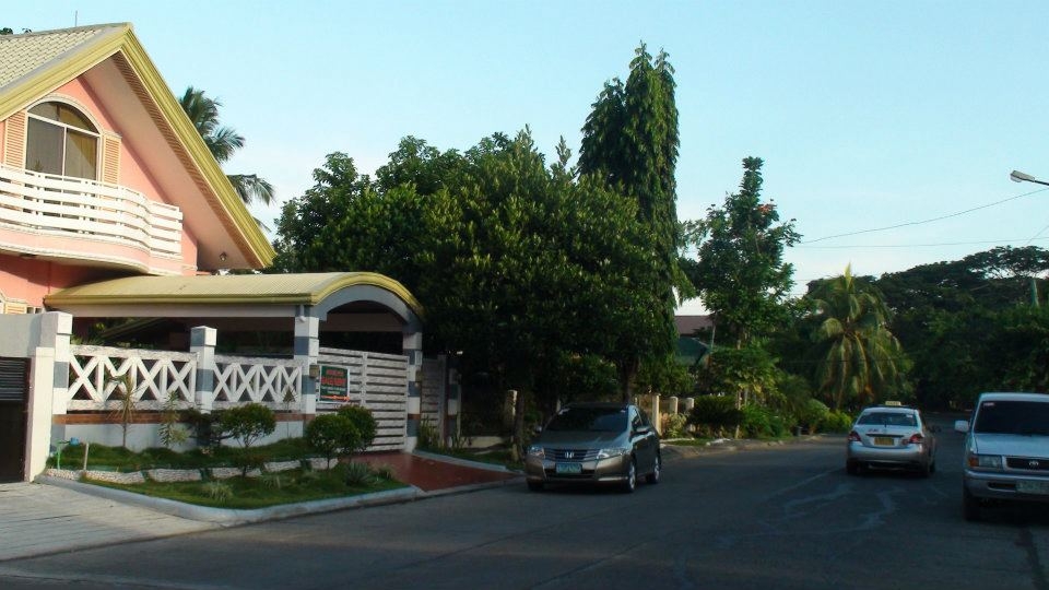 Davao Home Provider FOR RENT / FOR SALE Cozy House, Ladislawa