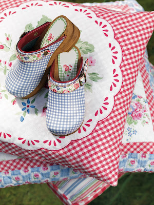 träskor-och-kuddfodral-från-greengate