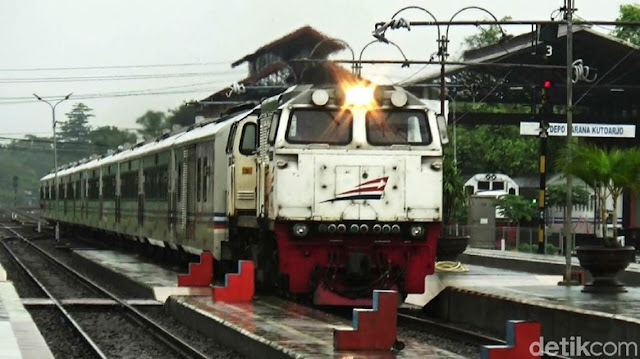 alasan harus naik keret api