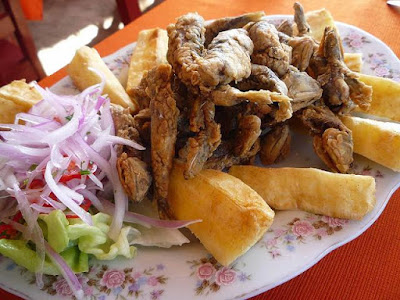 Chicharrón de Anchovetas Foto de una comida de anchovetas (Chicharrón)
