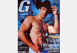 Veja os famosos que já posaram pelados Victor Wagner conquistou a mulherada na década de 90. Tanto que a beleza lhe rendeu um ensaio nu na revista G Magazine. O ator fez algumas novelas de sucesso, até que caiu no anonimato. Atualmente, ele retoma sua carreira de ator nos palcos de São Paulo.