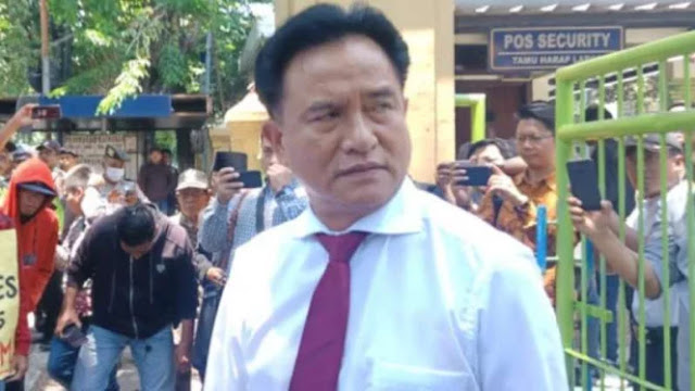 Yusril Menanggapi Desakan Mundur dari Jabatan Ketua PBB Yusril Menanggapi Desakan Mundur dari Jabatan Ketua PBB