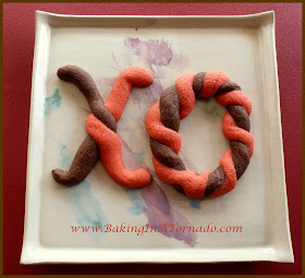  Hugs and Kisses Cookies | www.BakingInATornado.com | #recipe #cookies