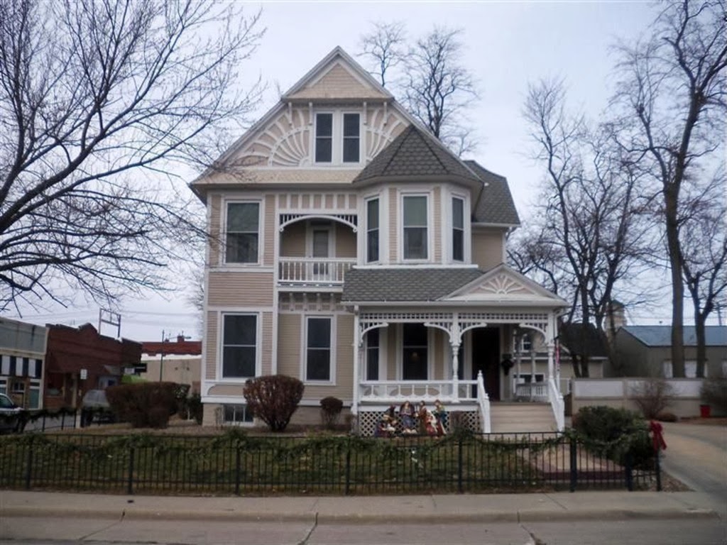 The Lucas Countyan For sale Centerville's Bartholomew Fenton House