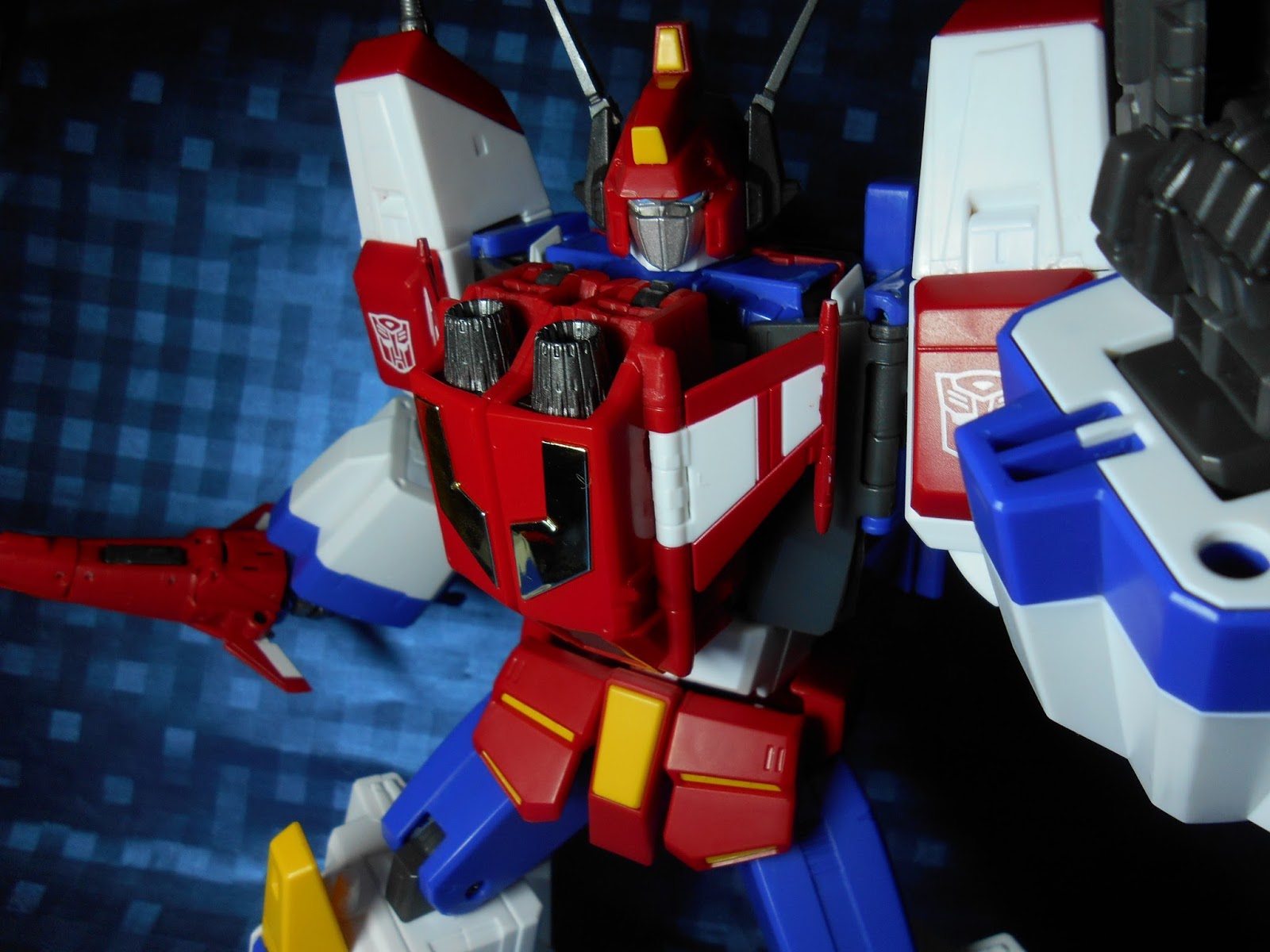 Review: Masterpiece MP-24 (Part B): Star Saber | Night's Corner