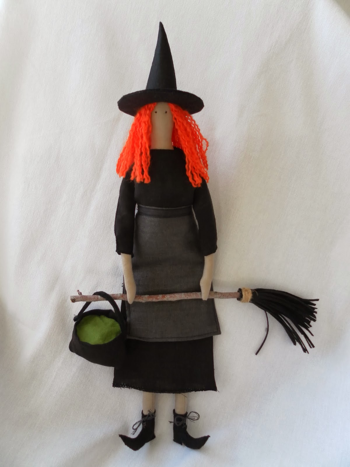 Des p'tites croix plein la t??te: Une sorci?�re tout ?� fait pr??te