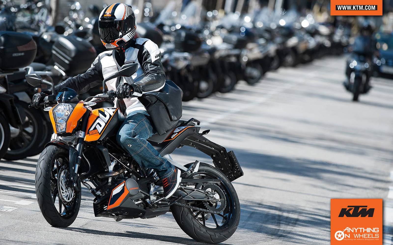 ANYTHING ON WHEELS: Bajaj Auto launches KTM Duke 200 with shock pricing